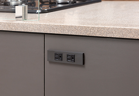 ダイニング側コンセント